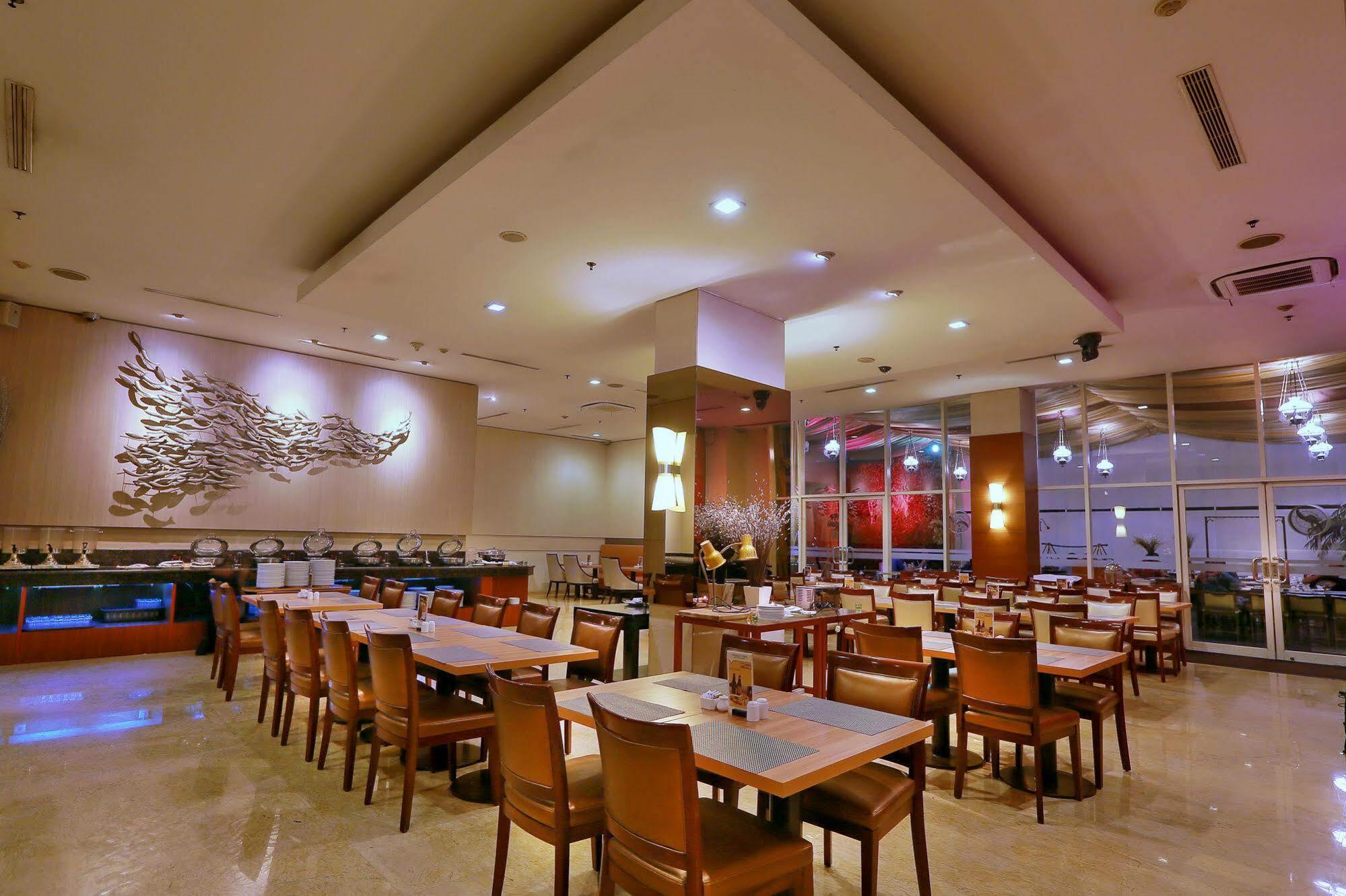 Park Hotel Cawang Jakarta Exterior photo