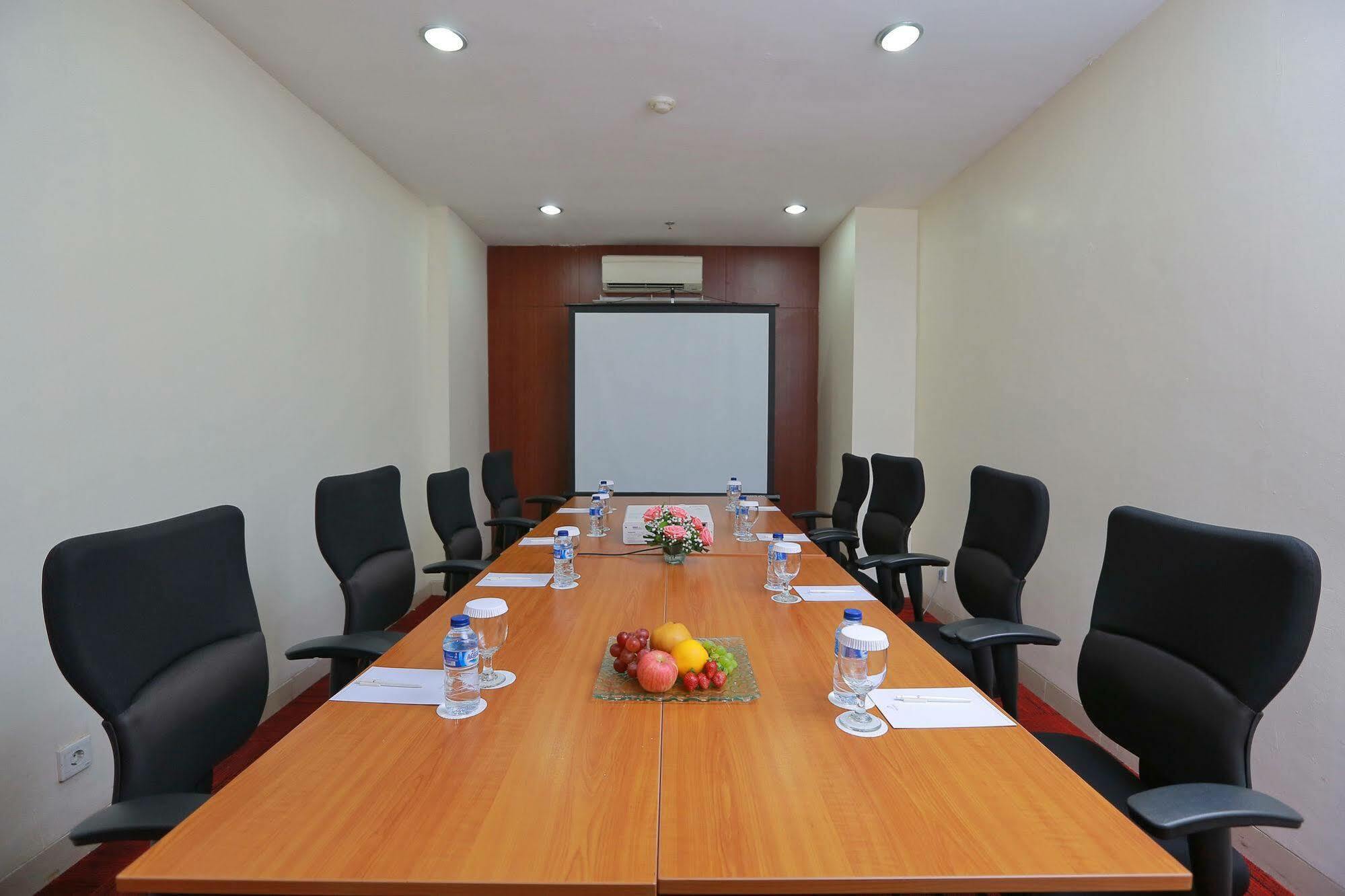 Park Hotel Cawang Jakarta Exterior photo